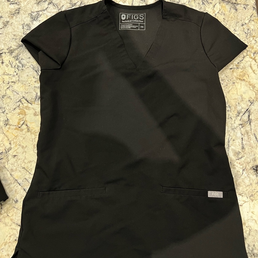 FIGS 3 Pocket TOP